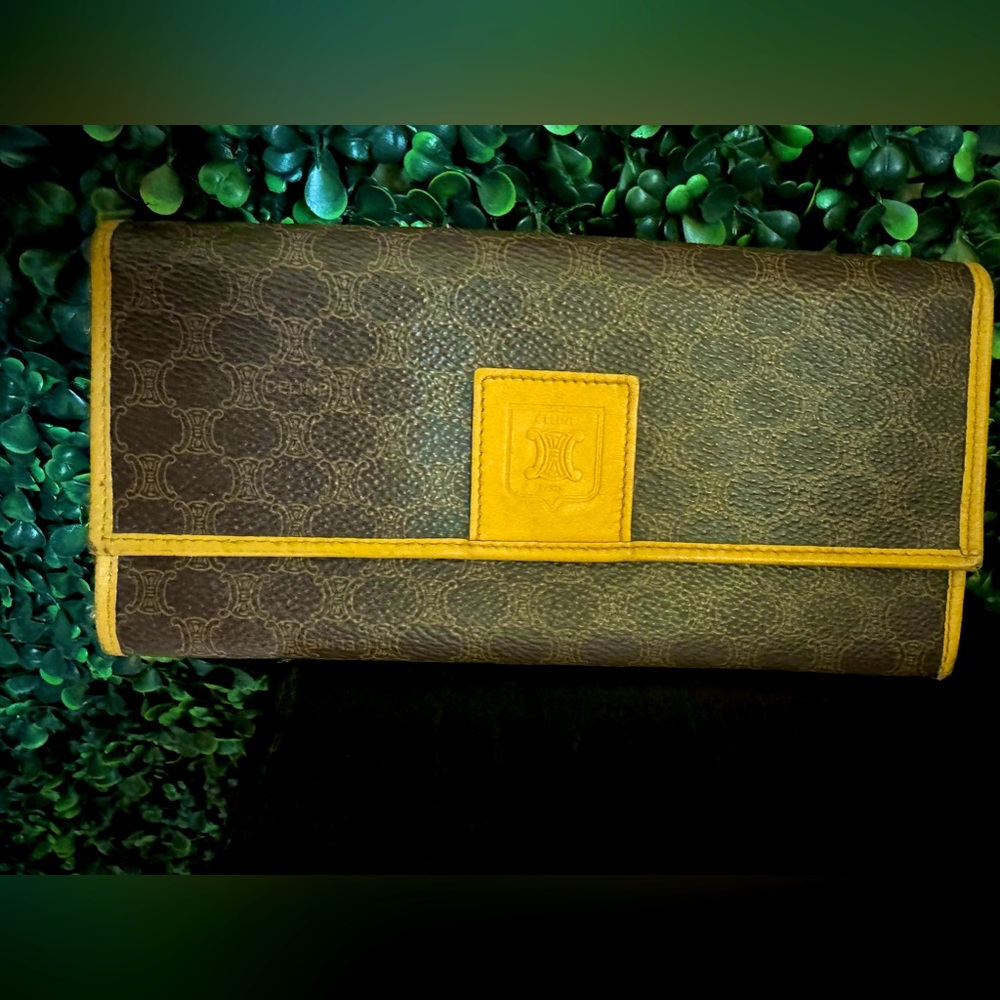 Celine wallet pre-loved